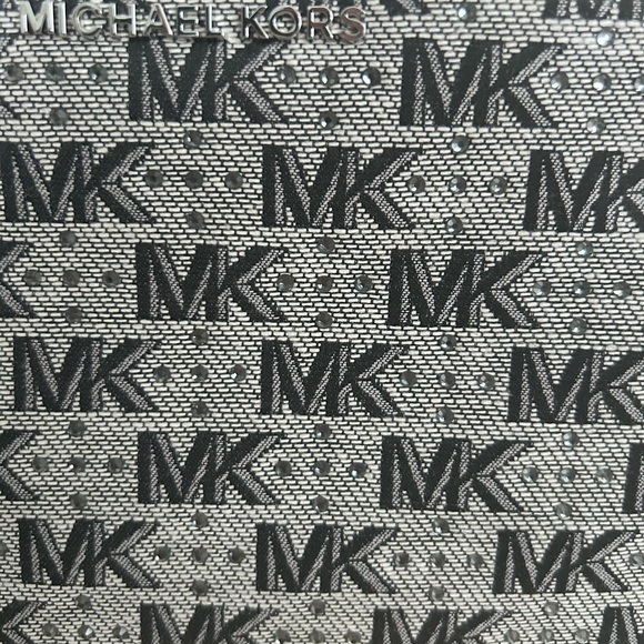 MICHAEL MICHAEL KORS
Logo Crystal Embellished Jet
Set Large East West
Crossbody - Picture 8 of 10